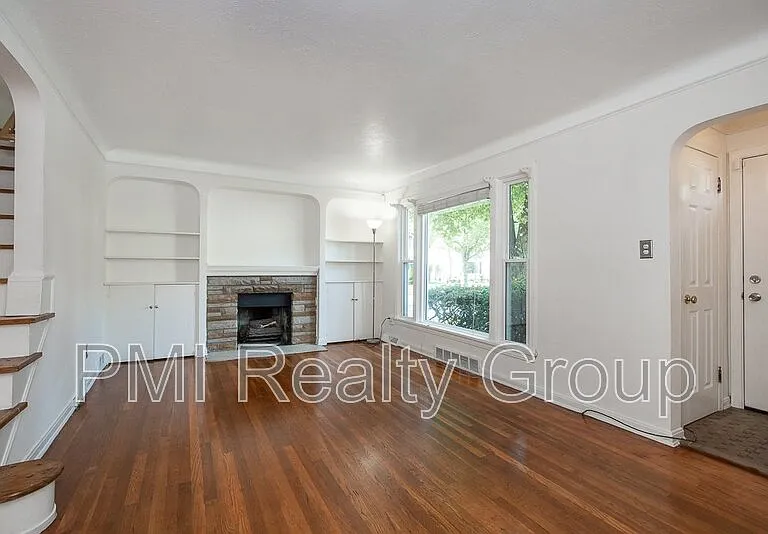 1547 Sherbrook Rd — Photo 5