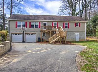16 Cherry Hill Dr #4, Hendersonville, NC 28791