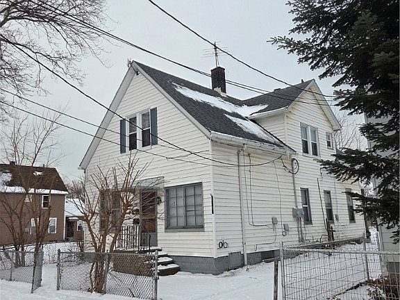 2nd image of 1101 E 66th St
