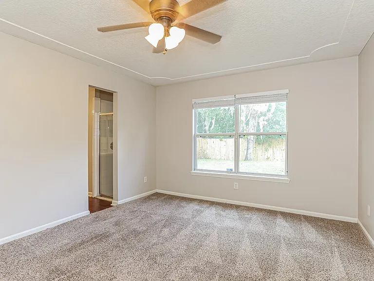 3382 Westfield Dr — Photo 12