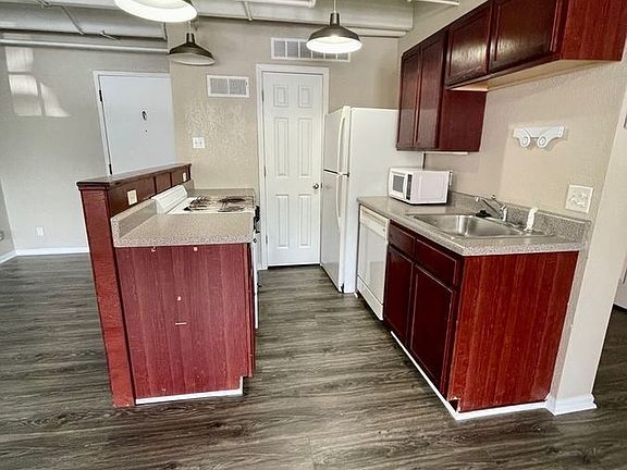 5th image of 826 S 14th St Suite 205