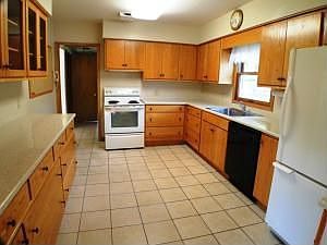 5th image of 1612 Wilson Ave