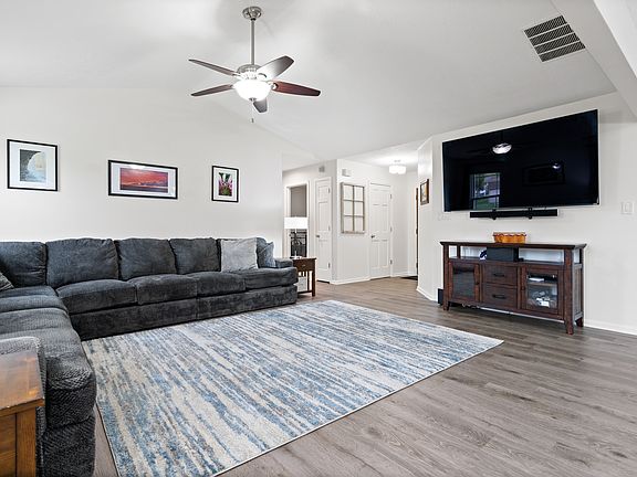 4th image of 2362 Valley Creek East Ln