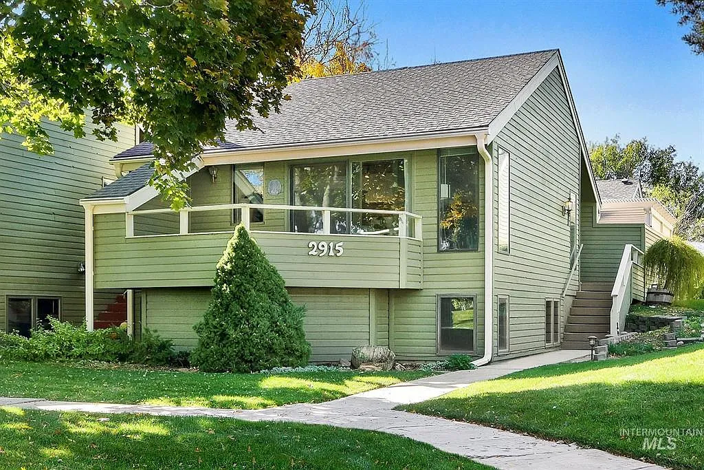 3 bed, 1820 sqft, $2,150 — Photo 1