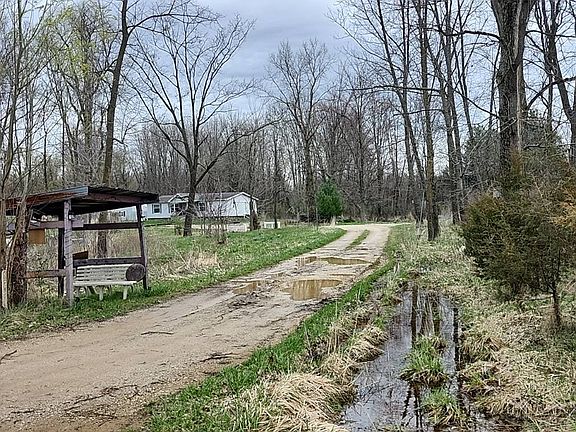2nd image of 5881 Young Rd