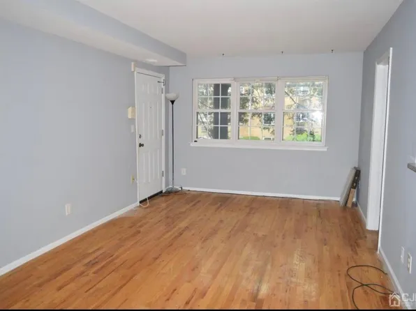 2 College Dr, Edison, NJ 08817