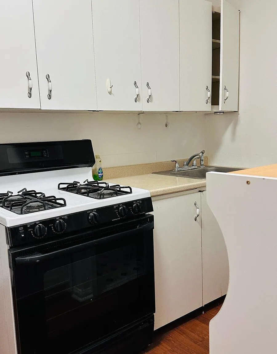 1 bed, 700 sqft, $1,800 — Photo 3