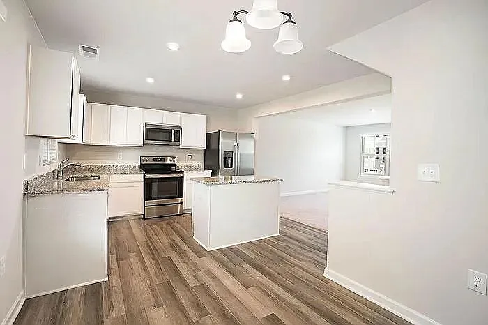 3003 Soft Breeze Dr — Photo 4