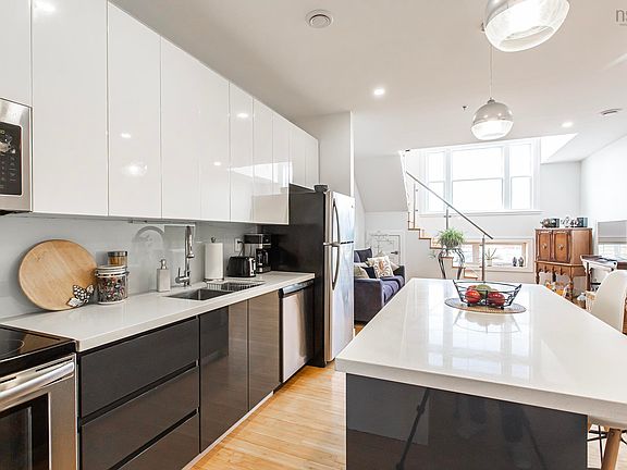 5th image of 151 Ritchie St Unit 203