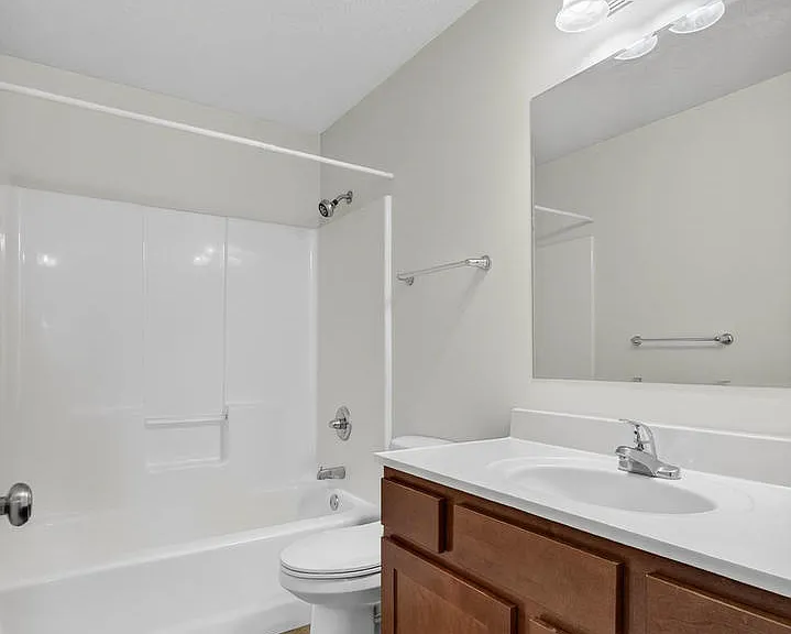 320 E 29th St — Photo 23