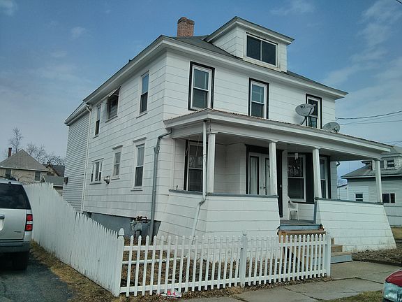 4th image of 18 Glenwood Blvd