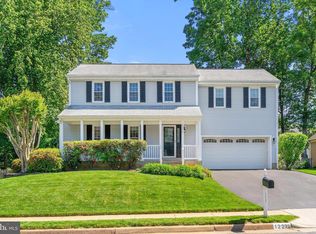 12232 Ox Hill Rd, Fairfax, VA 22033
