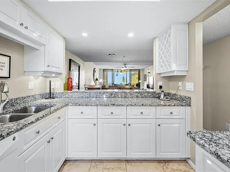 8770 Midnight Pass Rd #402B — Photo 7