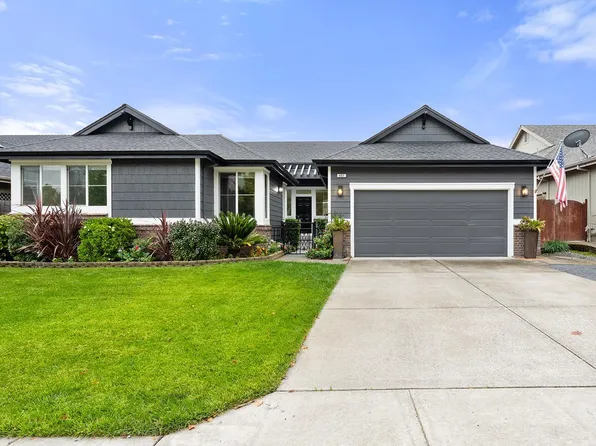 451 Healdsburg Avenue, Cloverdale, CA 95425