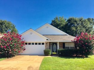 8228 Magnolia Village Dr N, Mobile, AL 36695
