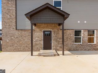 236 Beau Claire Cir, Byron, GA 31008