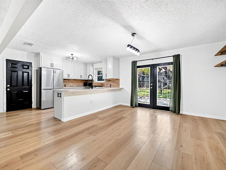 505 Whittle Way — Photo 5
