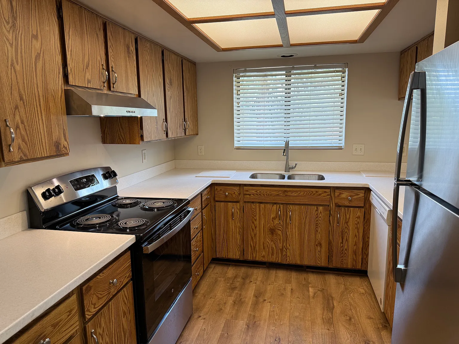 2 bed, 1200 sqft, $1,850 — Photo 3