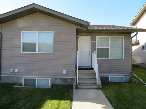 5311 N 57th Ave #3, Ponoka, AB T4J 0B1
