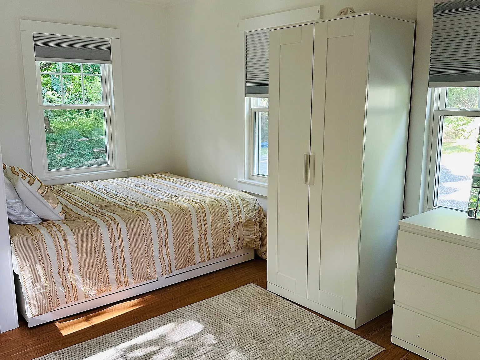Studio, 400 sqft, $2,500 — Photo 4
