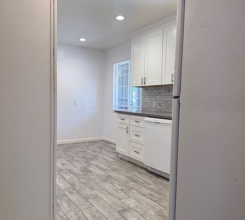 4th image of 2320 Anna Dr