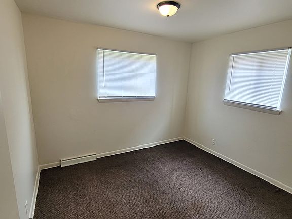 5th image of 8924 W Carmen Ave #1