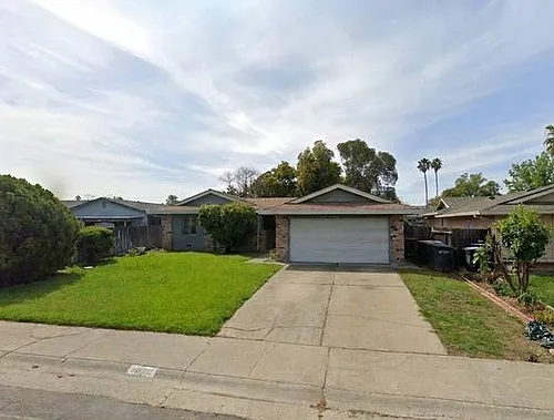 5880 Sun Valley Way Photo 1