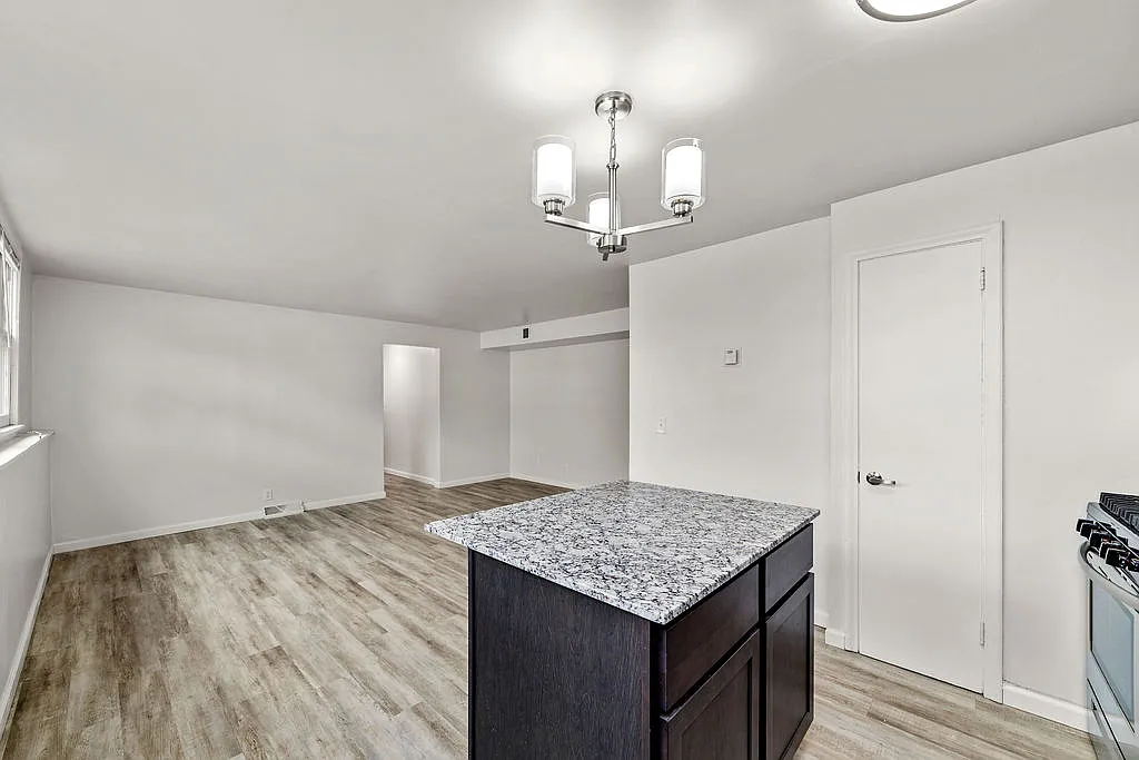 The Faribo Apartments — Photo 3