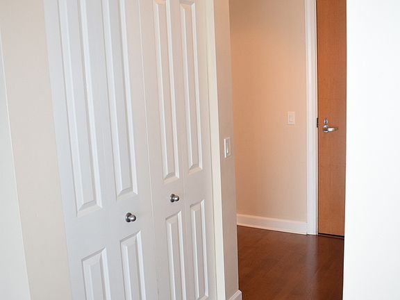 4th image of 100 E 14th St #Gu208