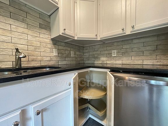 4th image of 1209 Redwood Dr
