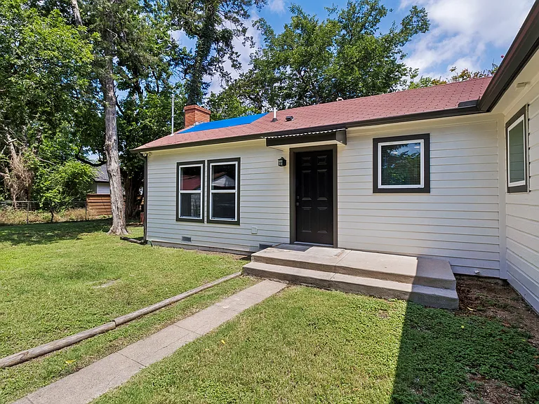 1217 Alaska Ave — Photo 9