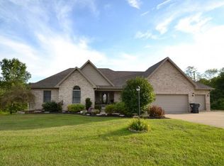 6165 Eden Dr, Aurora, IN 47001