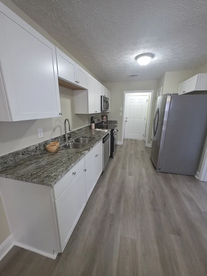 4 bed, 3.0 bath, 1524 sqft, $1,600 — Photo 4