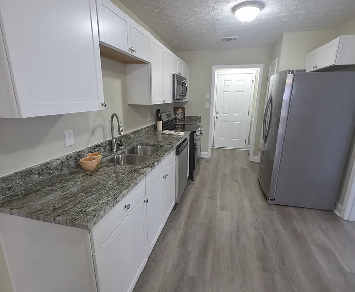 155 Westchester Cir #1 — Photo 4