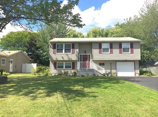 4949 Trivet Dr S, Liverpool, NY 13088