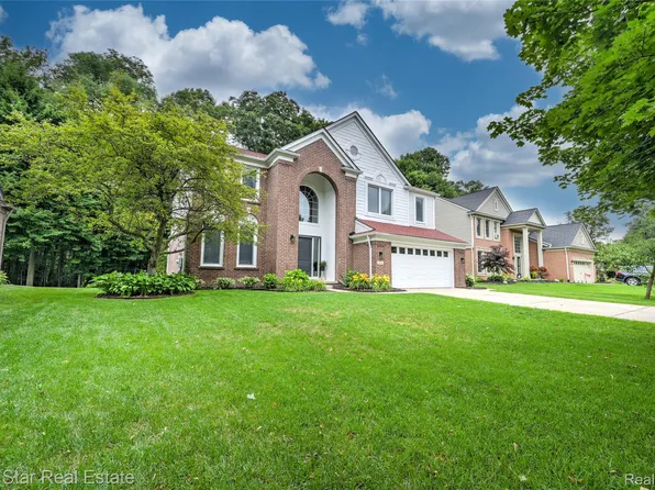 2656 Aubrey Dr, Lake Orion, MI 48360
