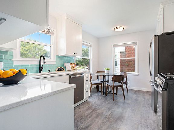 5th image of 2018 Janes Ave NE