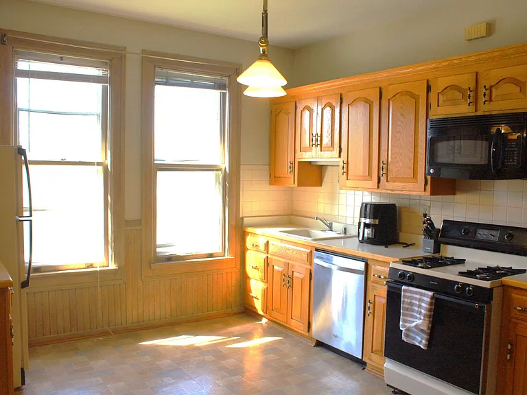 1506 N Jackson St — Photo 10