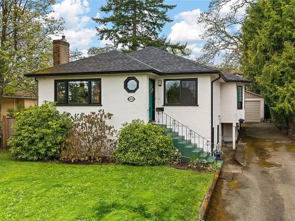 3450 Doncaster Dr, Saanich, BC V8P 3W1