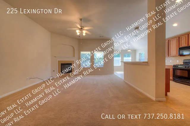 225 Lexington Dr — Photo 15