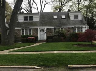 2609 Loftus Ave, Oceanside, NY 11572