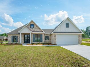 11 Dora Ln, Hattiesburg, MS 39402