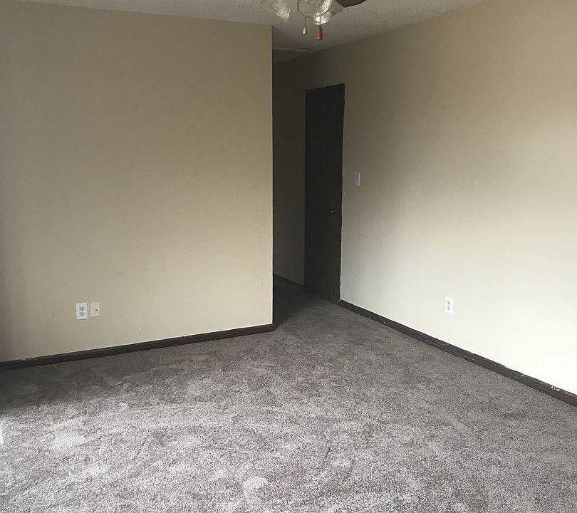 2nd image of 322 E Morrow Ave