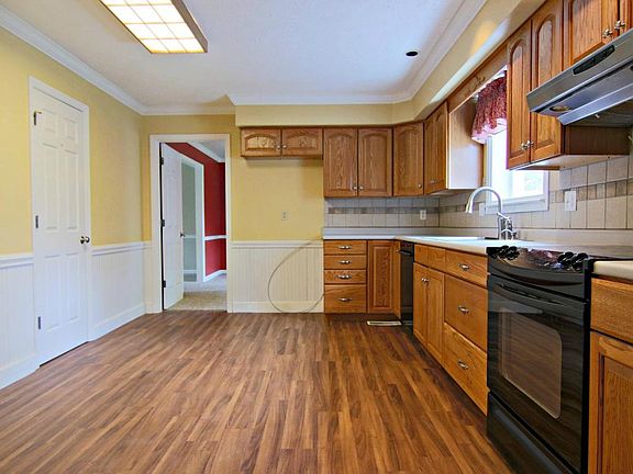 5th image of 9024 Candlewood Dr