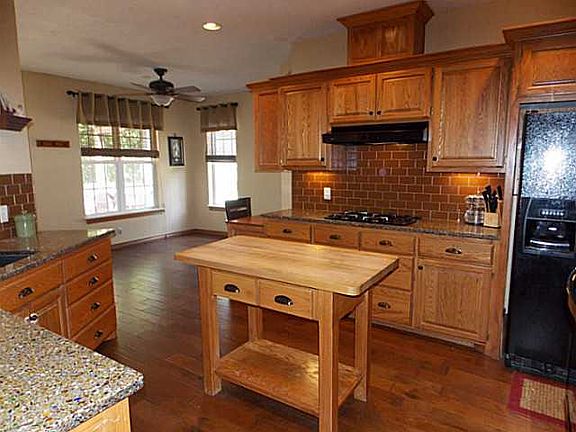 4th image of 3212 Pocasset Cir