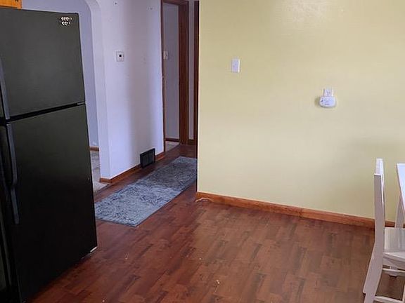 3rd image of 103 Delton St Floor 1