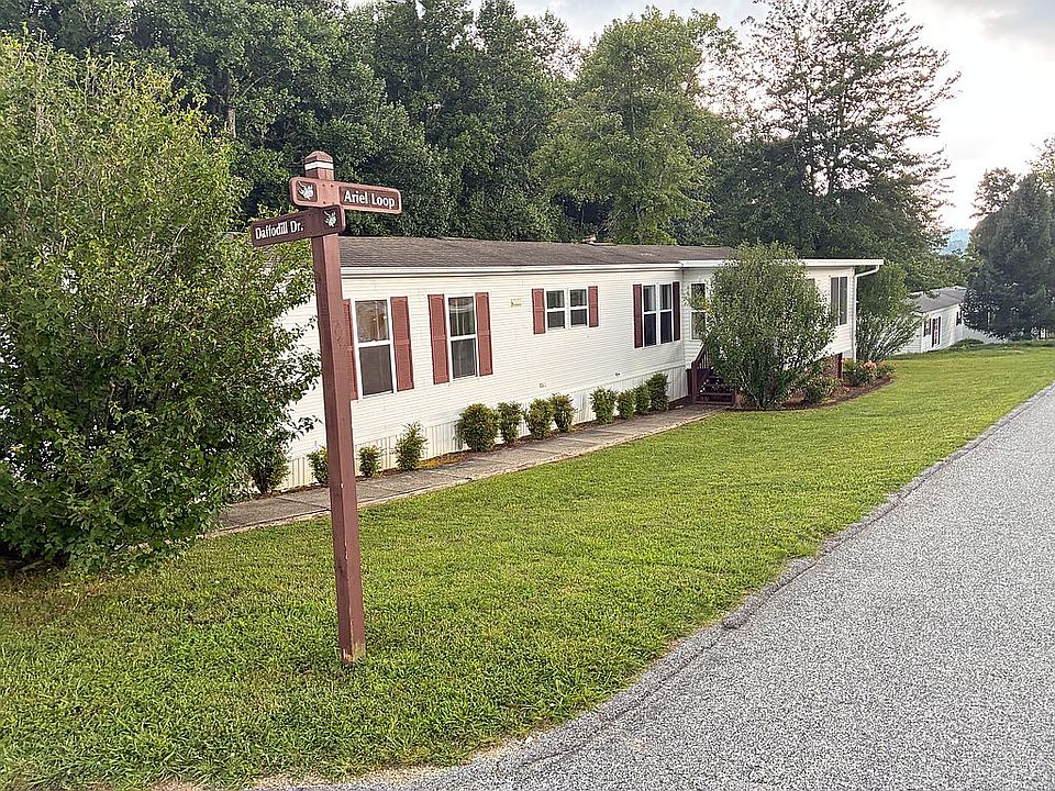 1st image of 32 Daffodil Dr