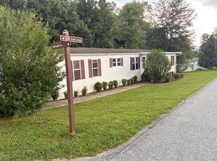 32 Daffodil Dr, Hendersonville, NC 28792
