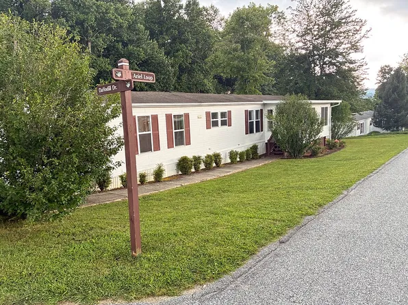 32 Daffodil Dr, Hendersonville, NC 28792