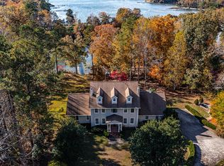 673 Nugent Ln, Weems, VA 22576